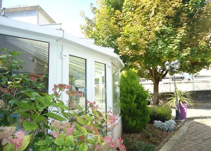 מלון Castel Fleuri