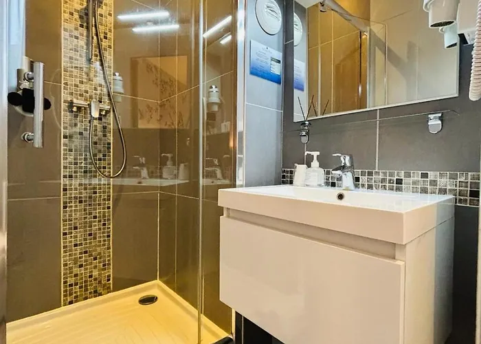 Hotel Castel Fleuri Tours