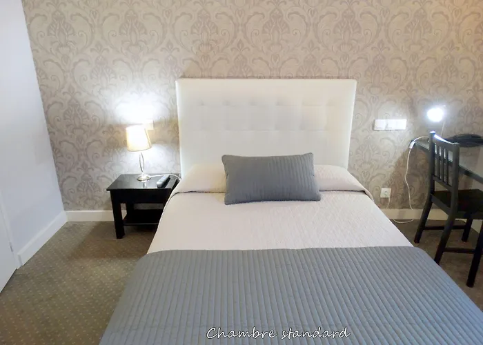 מלון Castel Fleuri 3*