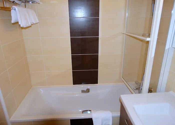 Castel Fleuri טור