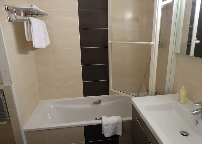 מלון Castel Fleuri